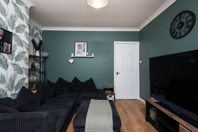 27, Grantley Grove, Kingston upon Hull photo 2