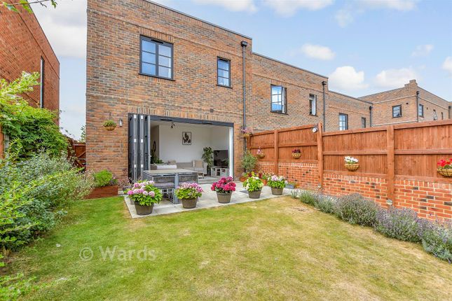 9, Fairbrass Way, Canterbury photo 2