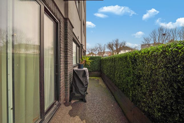 Flat 4, 459, Park Avenue, Hertfordshire photo 3