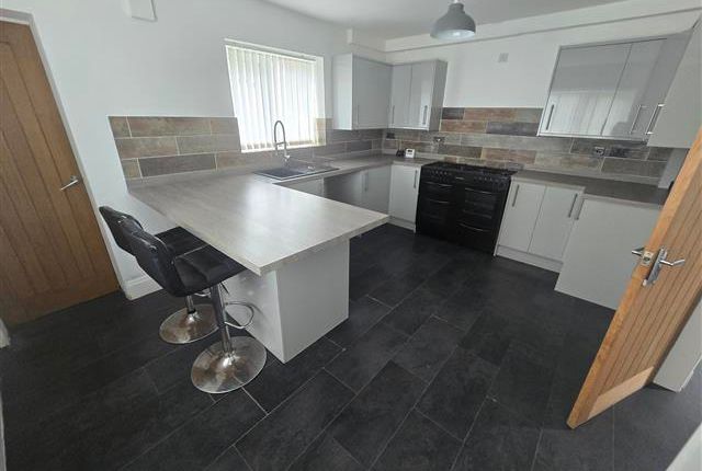 6, Sunningdale Road, MIDDLESBROUGH photo 4