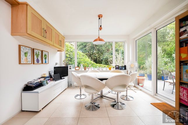 5, Dalkeith Grove, Stanmore photo 4