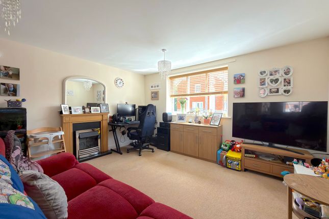 38 Edward Vinson Drive, Faversham photo 2