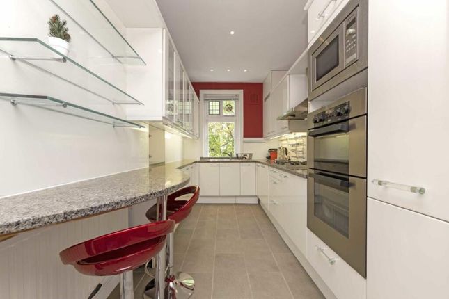 Fitzjohn's Avenue, London photo 3