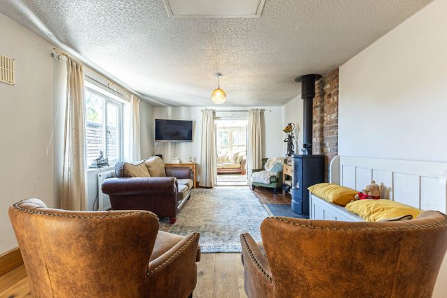 49 Altofts Lodge Drive, Normanton photo 4