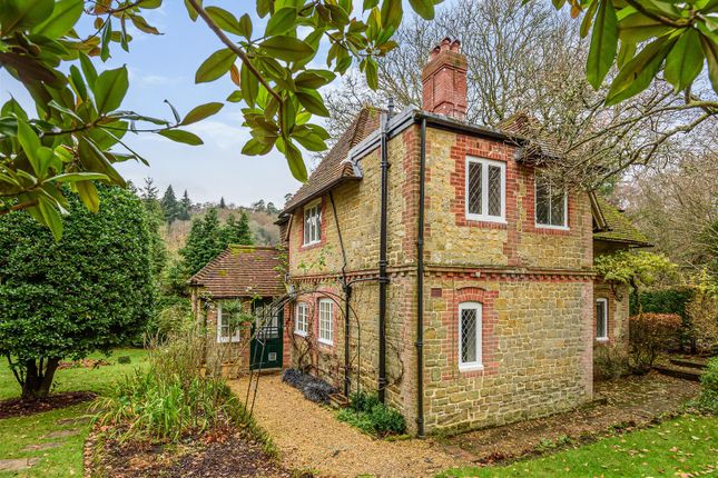 Detached house to rent in Fernden Lane, Haslemere