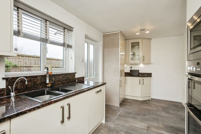16, Grassholme Drive, Leicestershire photo 3