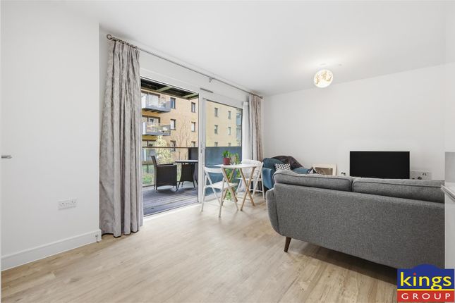 Flat 1, 14, Hoffmans Road, London photo 4