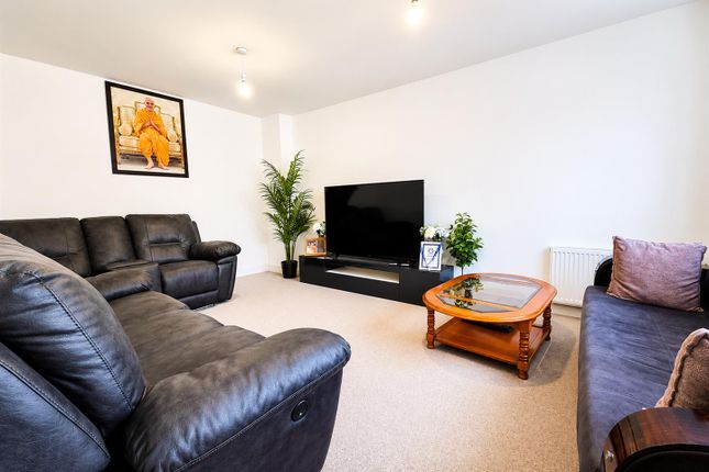 4, Horseshoe Close, Bourne End, Hemel Hempstead photo 2