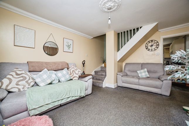 31, Pagnell Avenue, Rotherham photo 3