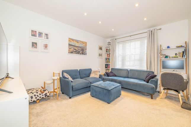 15, Kingfisher Close, Kent photo 3