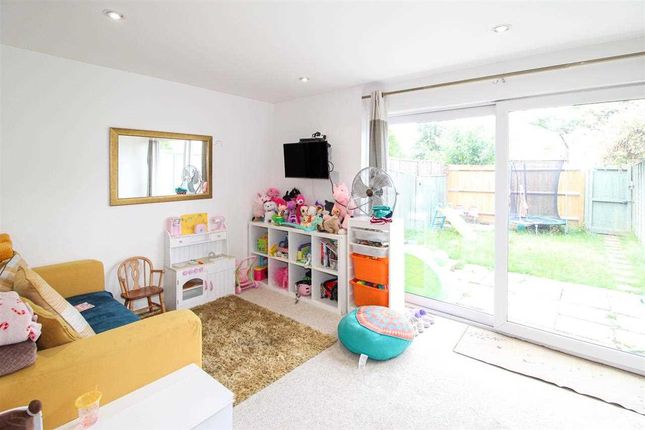 24, The Gables, Horsham photo 4