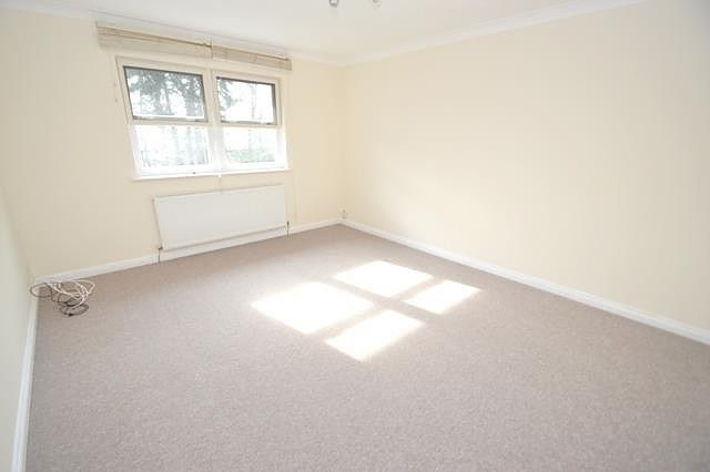Flat for sale in Boundary Road, Farnborough