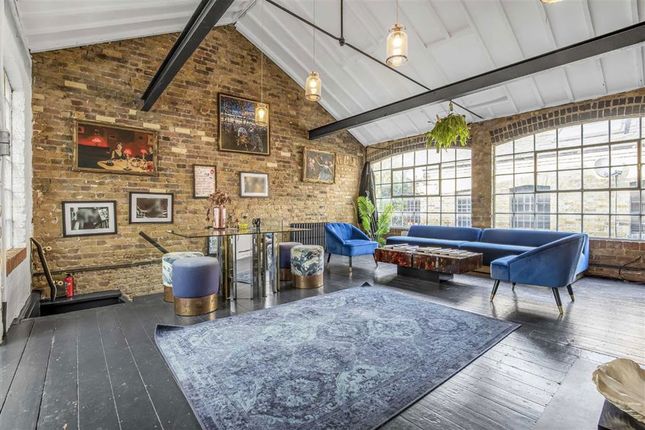 Thumbnail Terraced house to rent in Kingsland Road, London