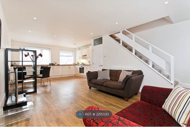 Maisonette to rent in Dorville Road, Lee, London