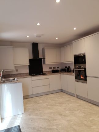 5, Noor Gardens, Old Trafford Manchester photo 4