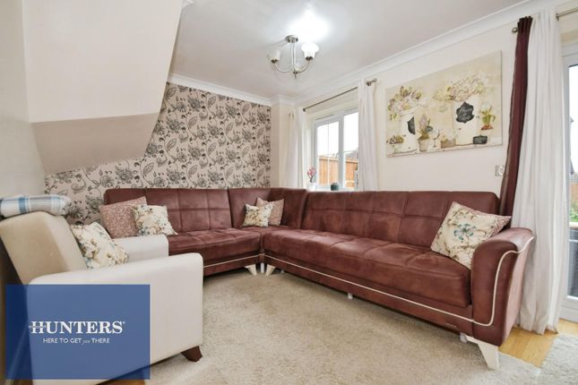 18, Rose Gardens, Chesterfield photo 4