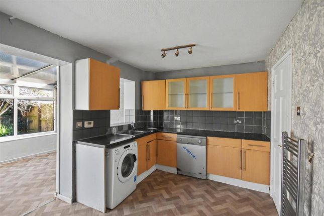 15, Beech Close, Corby photo 2