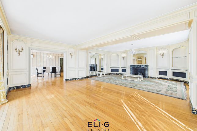 Five Bedroom Flat For Sale