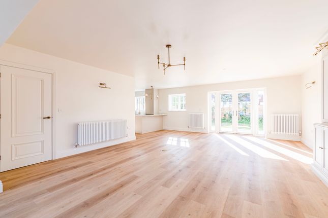 28, Green Lane, Hersham Village photo 2