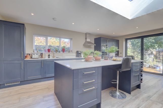Thame Road, Princes Risborough photo 3