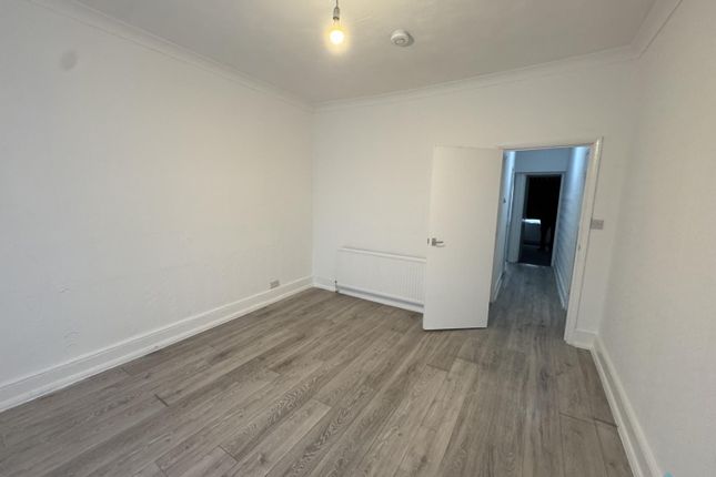74C Argyle Road, Ilford photo 2