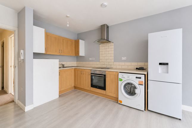 Flat 4, 7, Lower Road, SUTTON photo 2