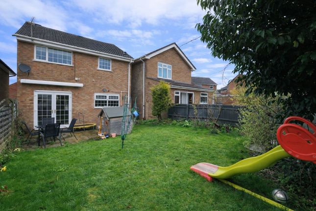 12, Cartwright Crescent, Brackley photo 3
