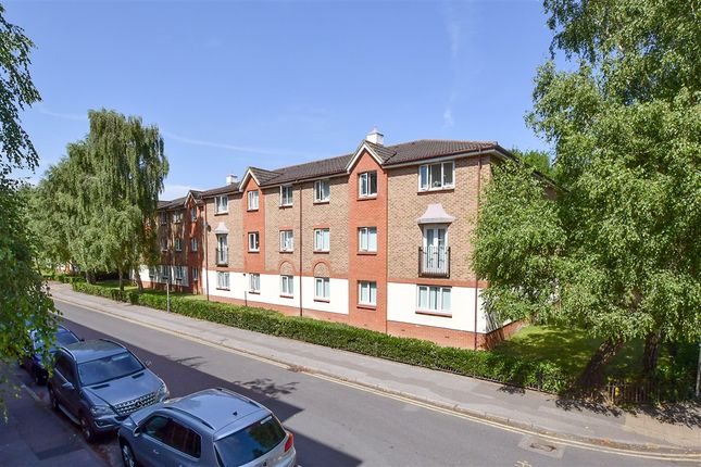 2-bed flat on Bodiam Court, Maidstone, £119,500