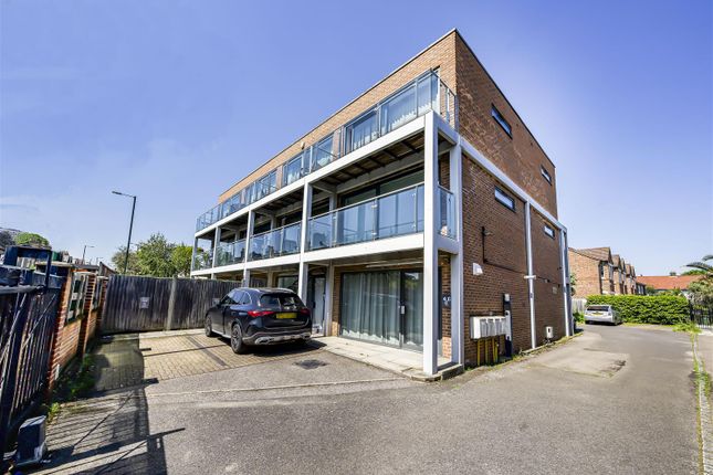 Thumbnail Flat for sale in Staines Road, Twickenham