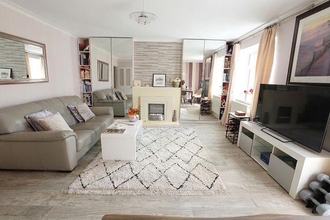 134, Frensham Drive, Putney Vale, London, Frensham Drive, Putney Vale, London, London photo 4