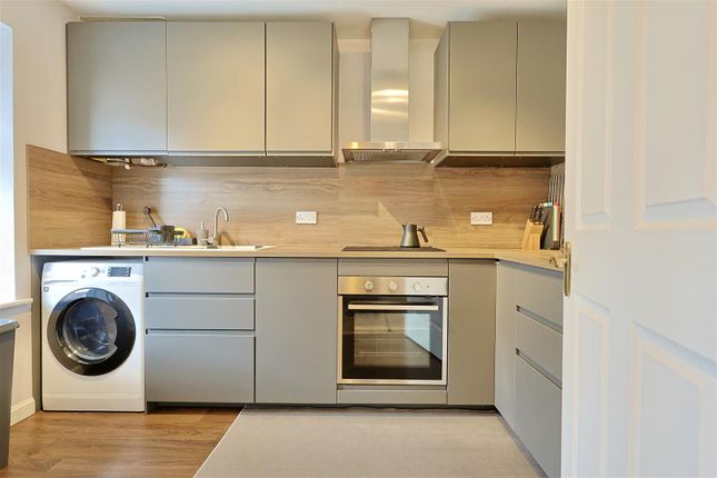 10, Aydon Gardens, Newcastle Upon Tyne photo 3