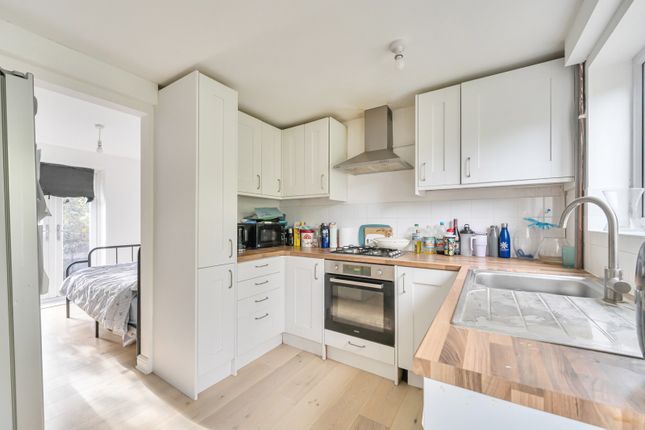 1372086-2-68Ff845...