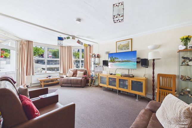 2, Hatfield Road, Torquay photo 3
