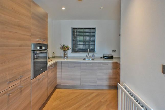 29 Wilkinson Court, Rollason Way, Brentwood photo 3