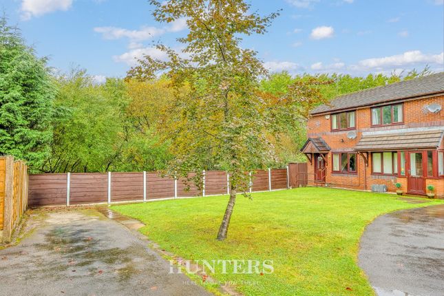 13, Hembury Close, Manchester photo 2