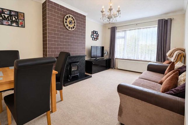 7, Pinewood Close, Great Clacton photo 2