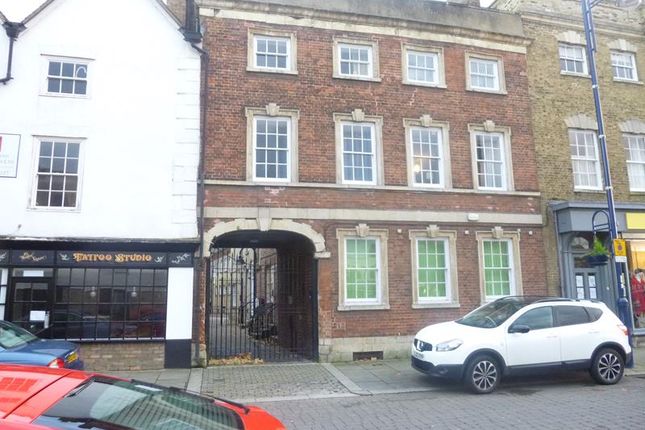 Office to let in 36 Market Square, St. Neots, Cambridgeshire