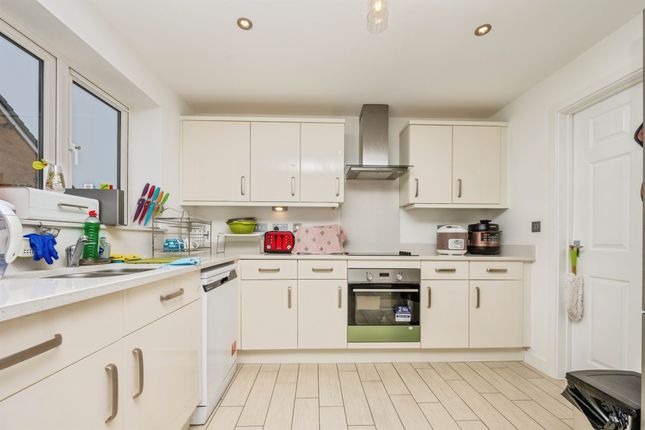 7, Arrow Way, Alcester photo 4