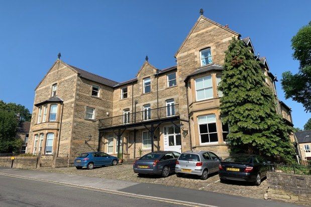 Flat to rent in Chinley Lodge, High Peak