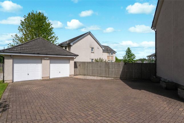 1, Home Farm Road, Stirlingshire photo 3