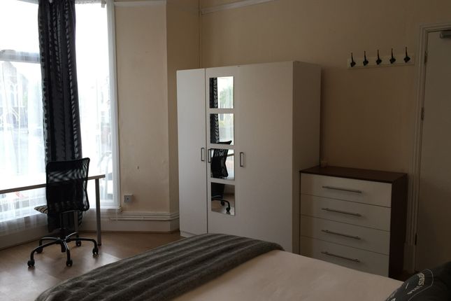 Room to rent in Gwydr Crescent, Uplands, Swansea