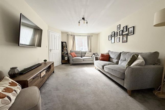 11, Portobello Drive, Great Yarmouth photo 3