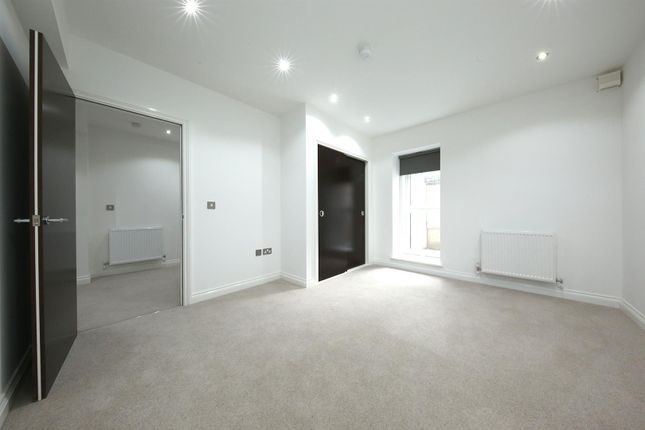 Flat to rent in Charles Street, Cardiff