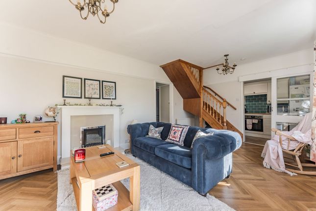 18 Whites Lane, Lowestoft photo 2