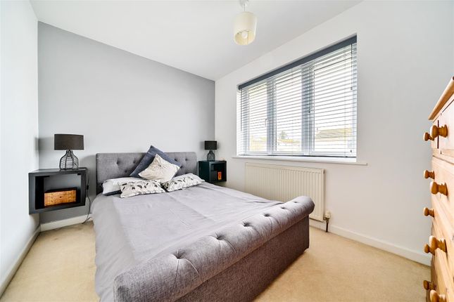 23, Quested Way, Maidstone photo 5