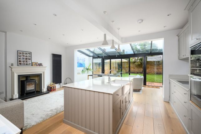 10, Snellings Road, Hersham Village photo 2