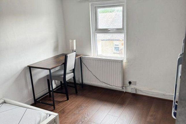 70, Birch Ln, Manchester photo 2