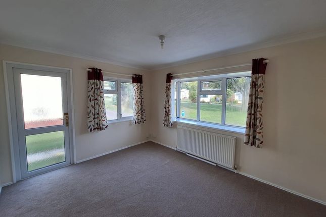11 Sunningdale Mobile Home, Spring Lane,, Winchester, photo 2