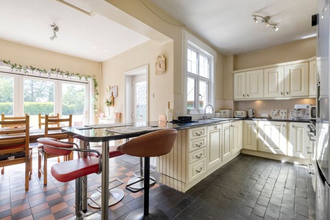 135 Wistaston Road, Nantwich photo 4