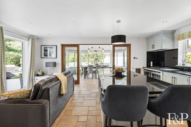 Four Oaks, Broomfield Hill, Buckinghamshire photo 4